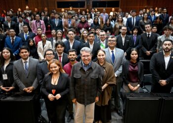 México necesita nuevos bríos en sus dirigencias sociales y políticas y en su formación ideológica y filosófica: Ricardo Monreal