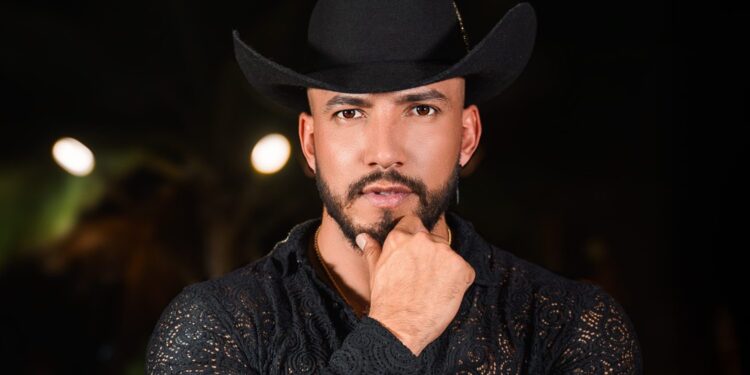 Iván El Foráneo irrumpe con “Más cabrona que bonita” y redefine el regional mexicano