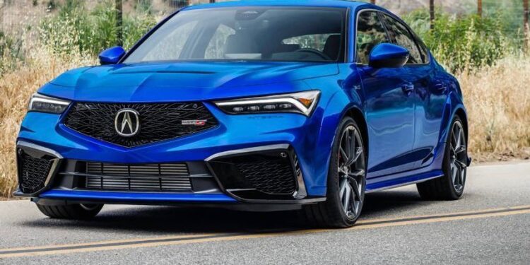 Acura Integra Type S, único en su especie con transmisión manual, estrena color Azul Insignia
