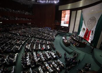 Diputados avalan tope a pensiones públicas en medio de protestas por retroactividad