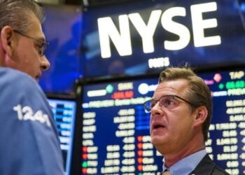 Wall Street abre en rojo: indicadores caen ante menores expectativas de negociaciones entre EU e Irán