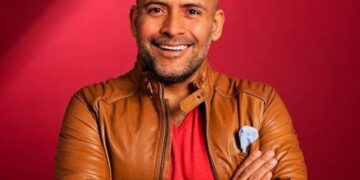 Odin Dupeyron presenta “#Recalculando” en El Cantoral con comedia que cuestiona la realidad