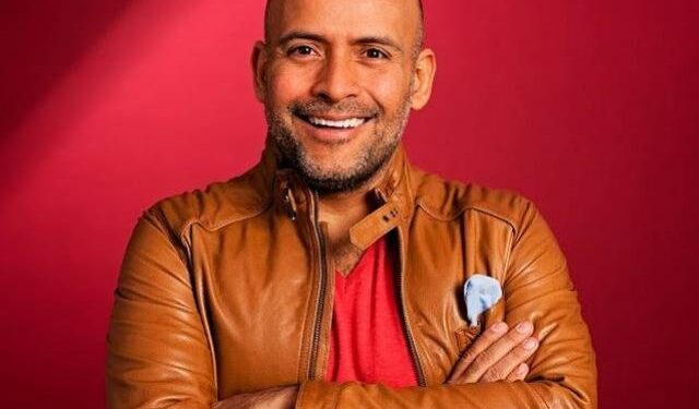 Odin Dupeyron presenta “#Recalculando” en El Cantoral con comedia que cuestiona la realidad