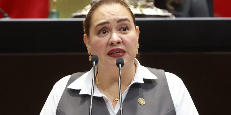 Piden que las primas de seguros de gastos médicos mayores no aumenten por encima del porcentaje máximo anual