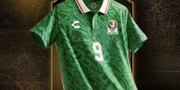 Presentan jersey edición especial en homenaje a Hugo Sánchez; una gala para celebrar su legado