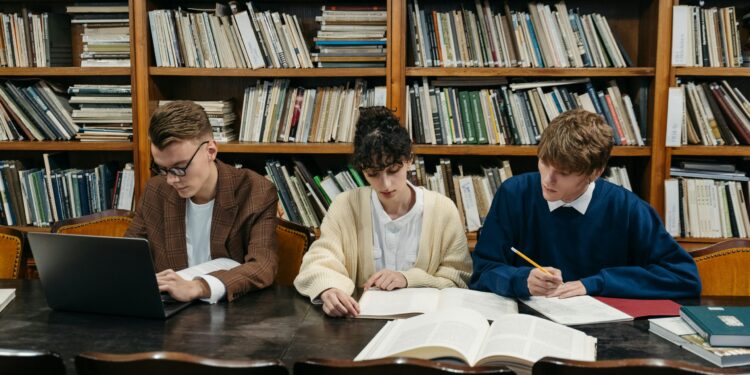 Los puestos mejor pagados en México y el mundo: Qué dicen los datos y qué implican para quienes eligen carrera