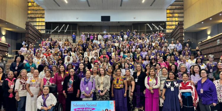 Rocío Adame asiste al Foro “Soberanía Nacional con Voz de Mujer” en el Congreso de la Unión