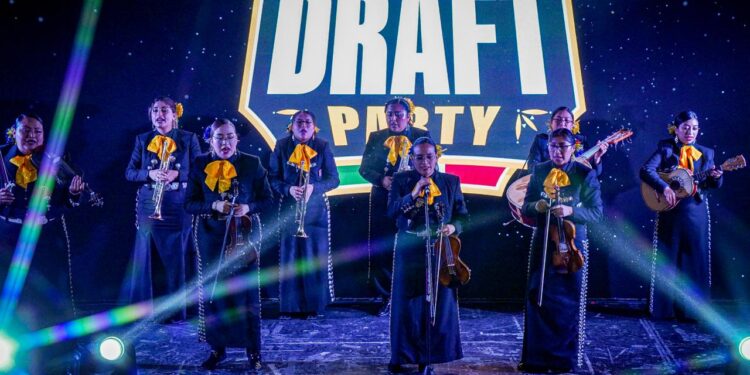 Steelers Nation México vibra en CDMX con la visita de Carnell Lake y Kendrell Bell durante el NFL Draft