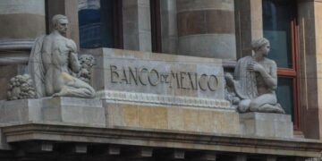 Baja a 1.44 % el pronóstico de crecimiento del PIB de México para 2026: Banxico