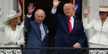 Donald Trump y Melania Trump reciben a Carlos III y Camila en la Casa Blanca