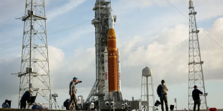 Nombres de 52 víctimas de desaparición en México viajan al espacio en Artemis II