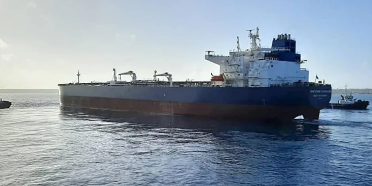 Cuba recibe 100 mil toneladas de petróleo ruso pese a bloqueo y presión de Trump