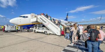 UE advierte por riesgo de crisis aérea si se bloquea el tránsito en Ormuz