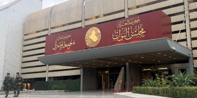 Irak nombra al político kurdo Nizar Amedi como nuevo presidente de la República