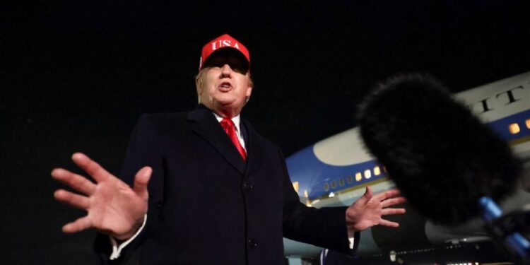 Comienza el bloqueo en Ormuz: Trump amenaza con eliminar «inmediatamente» buques iraníes que intenten cruzar