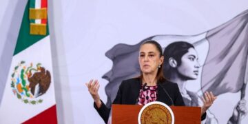 “Levanté la voz para que me escucharan”: Sheinbaum niega regaño a manifestantes en su visita a Puebla