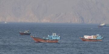 Estrecho de Ormuz: cruceros sin pasajeros logran salir del golfo Pérsico tras el cierre de la ruta