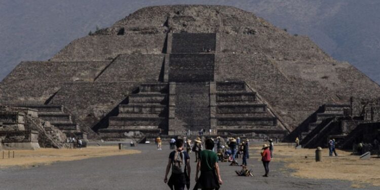 Confirman una turista muerta y siete personas heridas en balacera en Teotihuacán, entre ellas un menor de edad