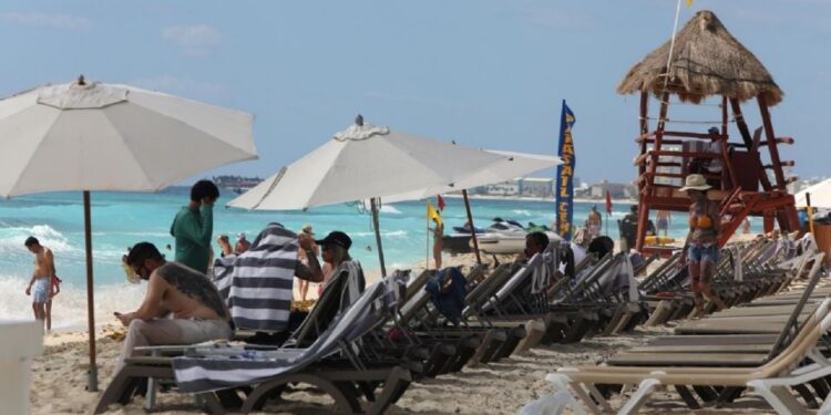 PIB turístico en México creció 1.3% en 2025, pero consumo de extranjeros cayó casi 9%