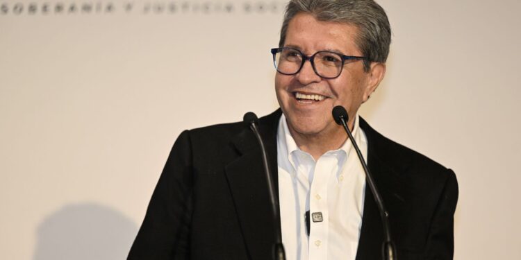 Recibe Comisión Permanente iniciativa del diputado Ricardo Monreal para establecer como nulidad de elecciones la intervención extranjera