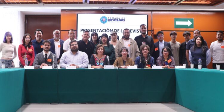 Preciso, abrir los espacios públicos al conocimiento que se desarrolla en la academia: Laura Hernández