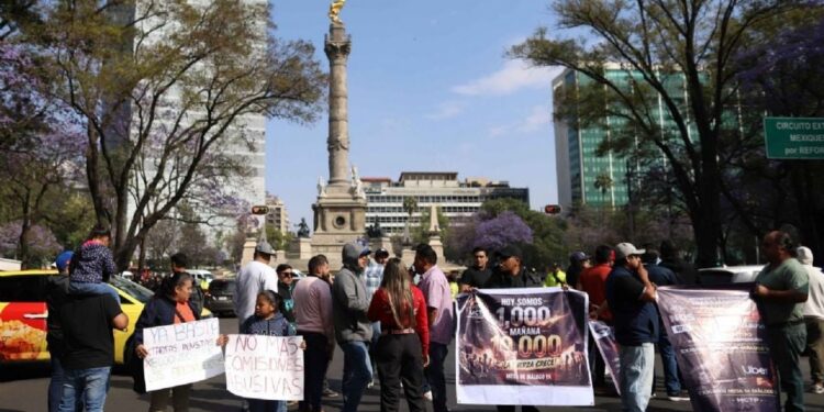 Arrancan en la CDMX marchas de varias organizaciones con motivo del Día del Trabajo