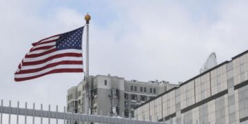 EU niega que embajadora en Ucrania deje el cargo por diferencias con Trump