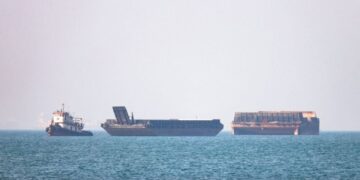 Irán asegura que impidió el paso de destructores de EU e Israel en el estrecho de Ormuz