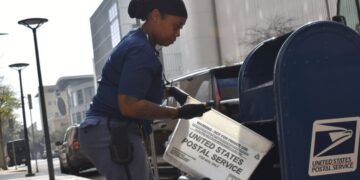 Los cárteles utilizan el servicio postal y de paquetería como principal método para distribuir drogas en EU, revela gobierno de Trump