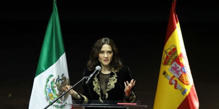 Díaz Ayuso acusa a Sheinbaum de “clima de boicot» en visita por México y suspende el resto de su gira