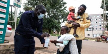 OMS declara emergencia internacional de salud por el brote de ébola en el Congo y Uganda