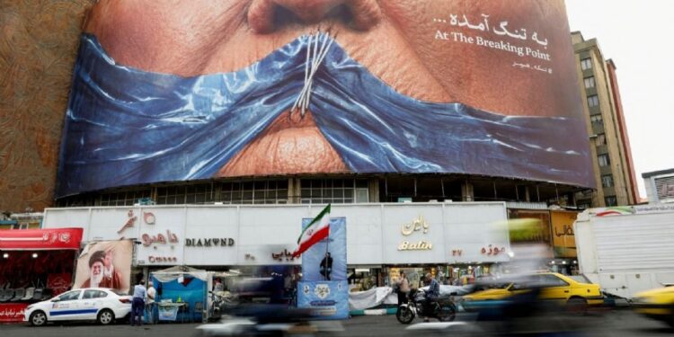 Irán amenaza con extender el conflicto más allá de Medio Oriente si EU lo vuelve a atacar