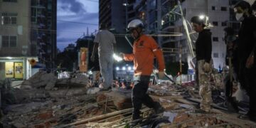 Sheinbaum envía ayuda a Venezuela; rescatistas de la Sedena saldrán hoy