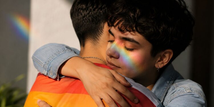 Salud mental juvenil fortalecida con espacios gratuitos de HOPE