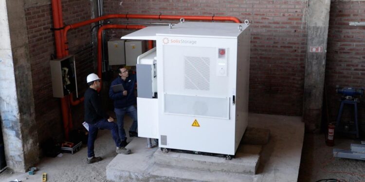 SOLIS ALCANZA UN HITO HISTÓRICO EN LATAM AL INSTALAR EL PRIMER SISTEMA EVERCORE ESS EN CHILE