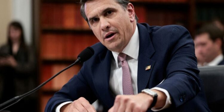 Trump anuncia su intención de nominar a Todd Blanche como fiscal general de forma permanente