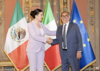 Kenia López Rabadán reconoce ante el Presidente del Senado italiano el liderazgo de Giorgia Meloni y la importancia de la paridad en la vida pública