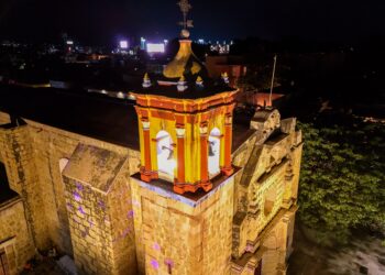 México Brilla ilumina templo de Jalatlaco, barrio mágico de Oaxaca