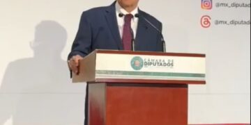 Monreal rechaza el espionaje ilegal y aclara que nunca señaló a periodistas