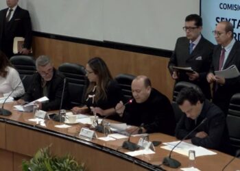 Diputados aprueban en comisiones tipificar la suplantación de identidad digital