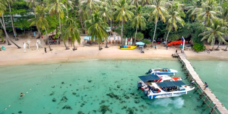 Mueren 15 turistas indios tras volcarse una lancha en la que viajaban al sur de Vietnam