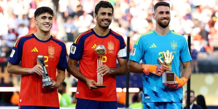 ¡España se lleva todo! Rodri conquista el Balón de Oro y corona el dominio de La Roja en el Mundial