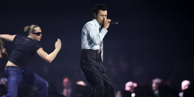 Harry Styles baja el telón en Brasil: cancela concierto por problemas de salud