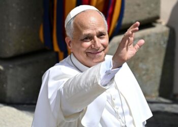 Papa León XIV pide usar las redes sociales con prudencia; advierte que pueden proyectar un mundo irreal