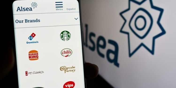 Plataformas digitales y programas de lealtad impulsan el crecimiento de Alsea