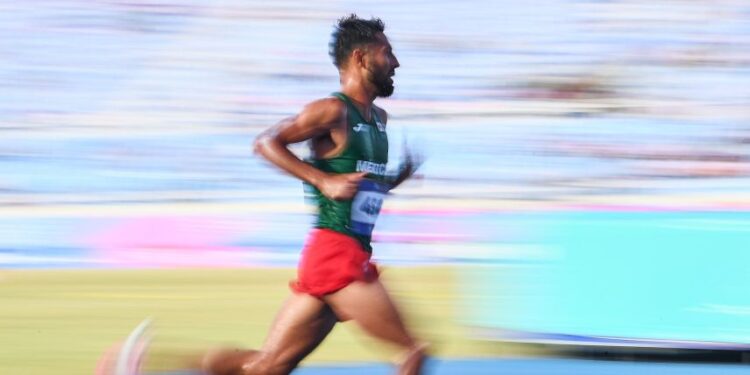 Eduardo Herrera arrasa en los 5 mil metros y gana el oro en Santo Domingo