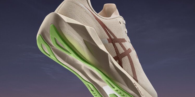 ASICS presenta el nuevo calzado NOVABLAST™ 6