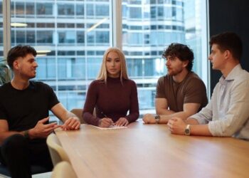 Iggy Azalea invierte en SHIFT, la empresa de IA detrás de Fanvue, referente en la economía de los creadores