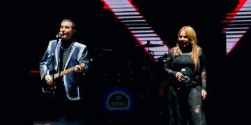 Entre besos y heridas, la Arena CDMX se rindió ante el romanticismo grupero