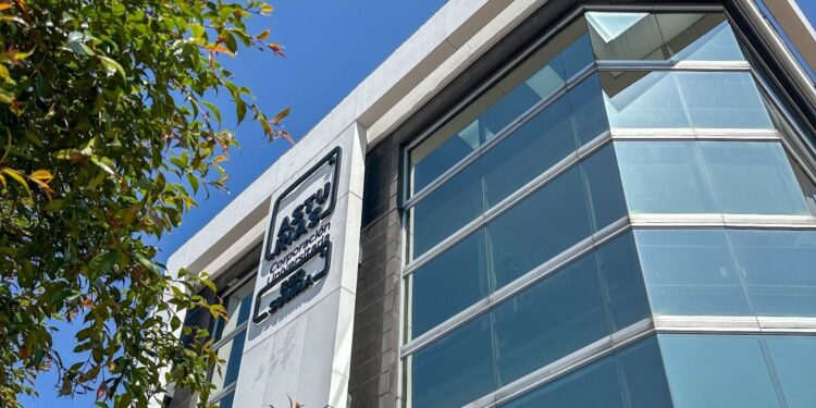 Colombia alcanza un récord histórico en cobertura de educación superior, crecimiento que también se refleja en la formación virtual